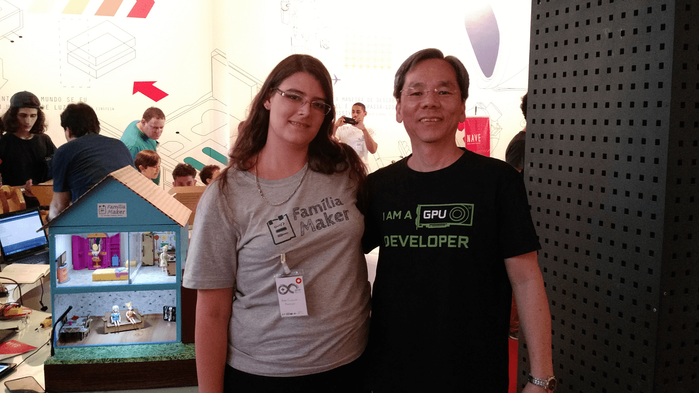 Fukuda e Carla Barcellos no Arduino Day 2017.