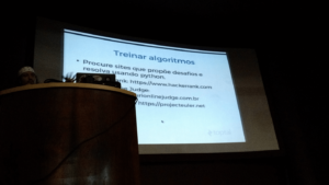 Os websites para treinamentos e disputas em codificação de algoritmos foram compartilhados durante o evento.