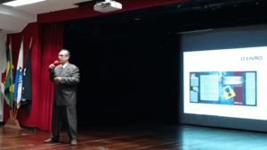 O Prof. Dr. Eng. Carlos Alberto Alves Lemos ministrou a palestra "Segurança Cibernética de Infraestruturas Críticas: Análises e Recomendações" no turno da noite.